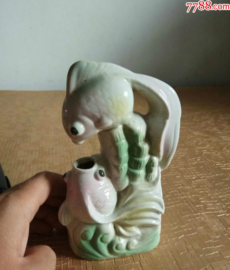 瓷金鱼范文(瓷器上的金鱼纹饰)
