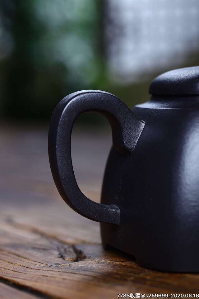 石黄泥四方壶,220cc,14孔优秀作品·石黄泥四方壶稀有原矿紫砂泥料石