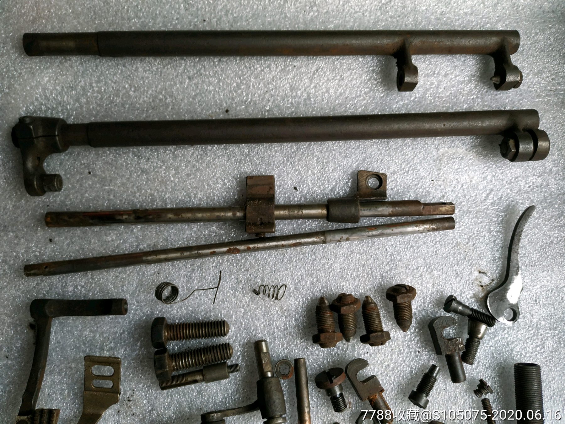 标准牌大四四缝纫机机头零件