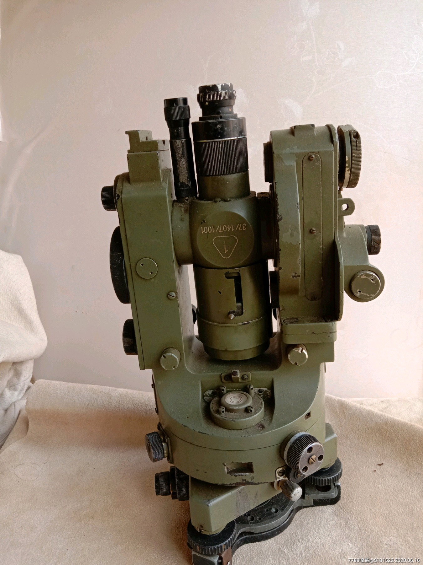 所见即所得,一台老式光学经纬仪,德国弗莱贝格产,看序列号应为37