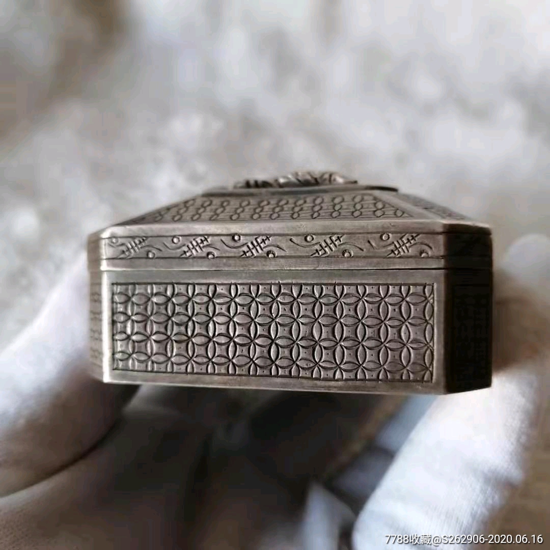 老银盒纯银印泥盒纯手工錾刻人物小银盒