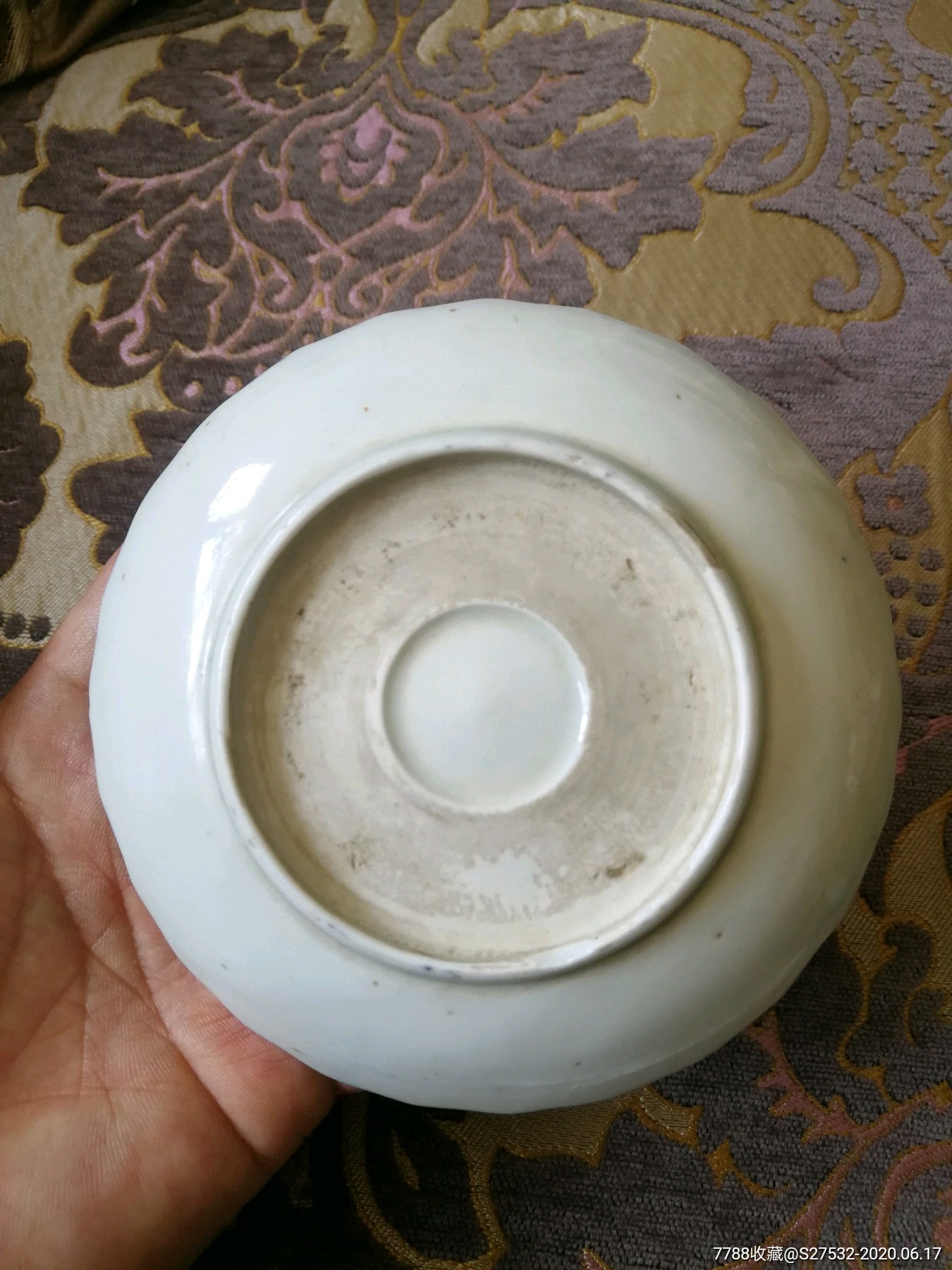 清末手绘青花龙戏珠图菊口盘,玉璧底