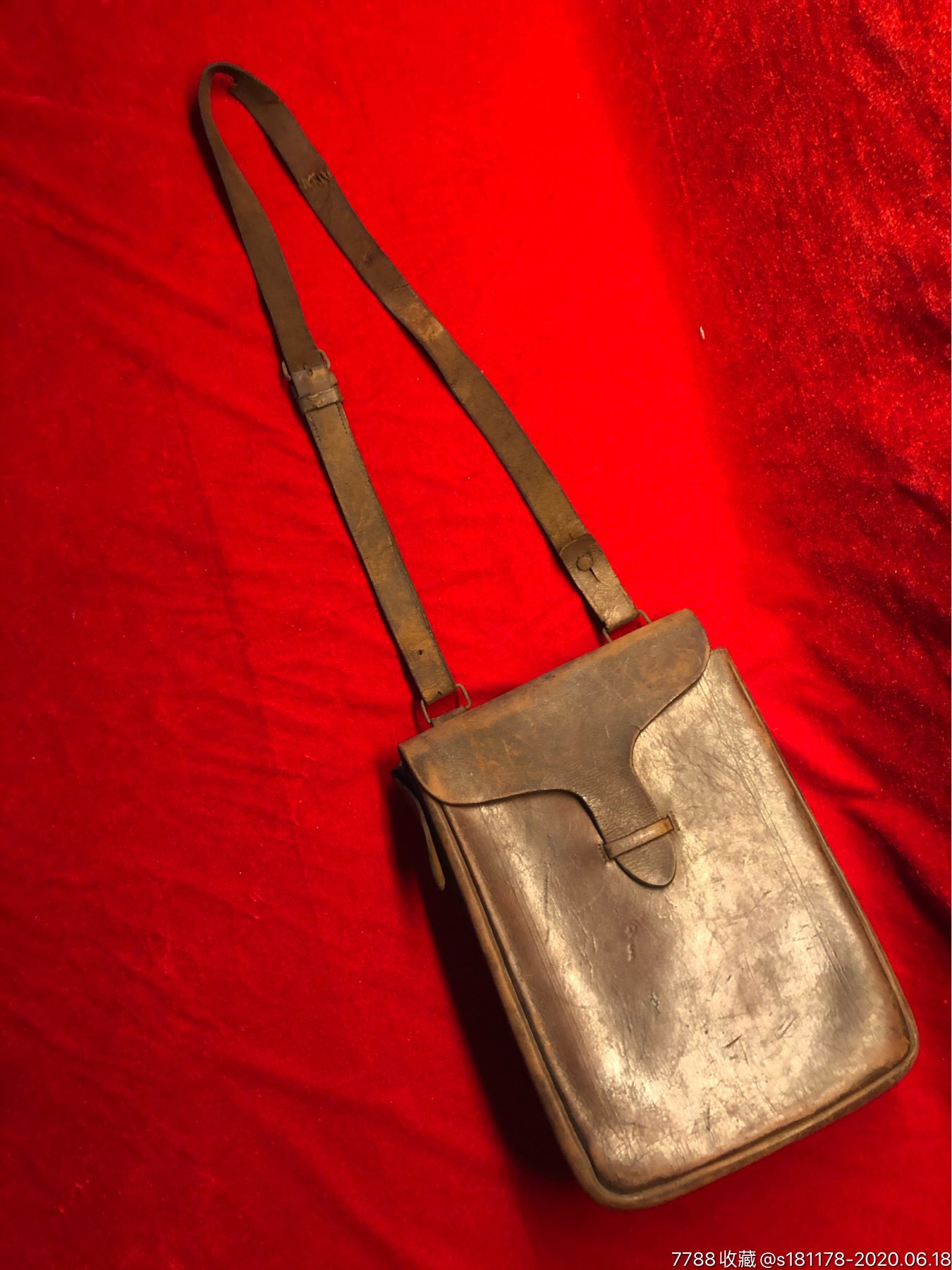 二战日军军官皮质背包…品相非常好,价格和谐