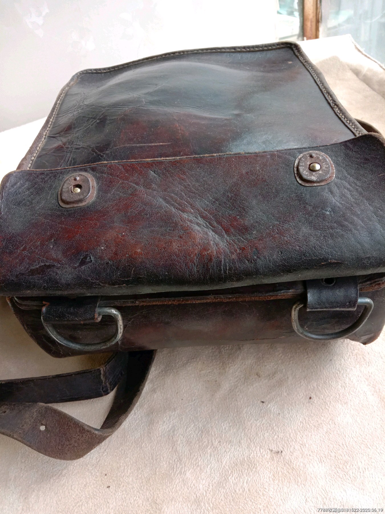 民国或五十年代抗美援朝老牛皮文件包地图包斜挎包