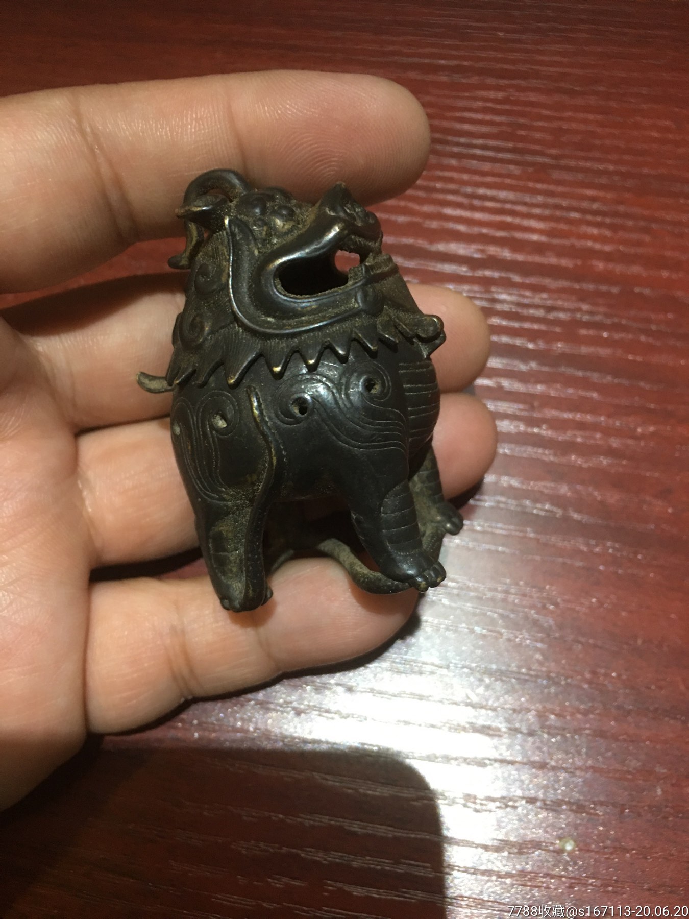 民国时期麒麟铜香薰一件