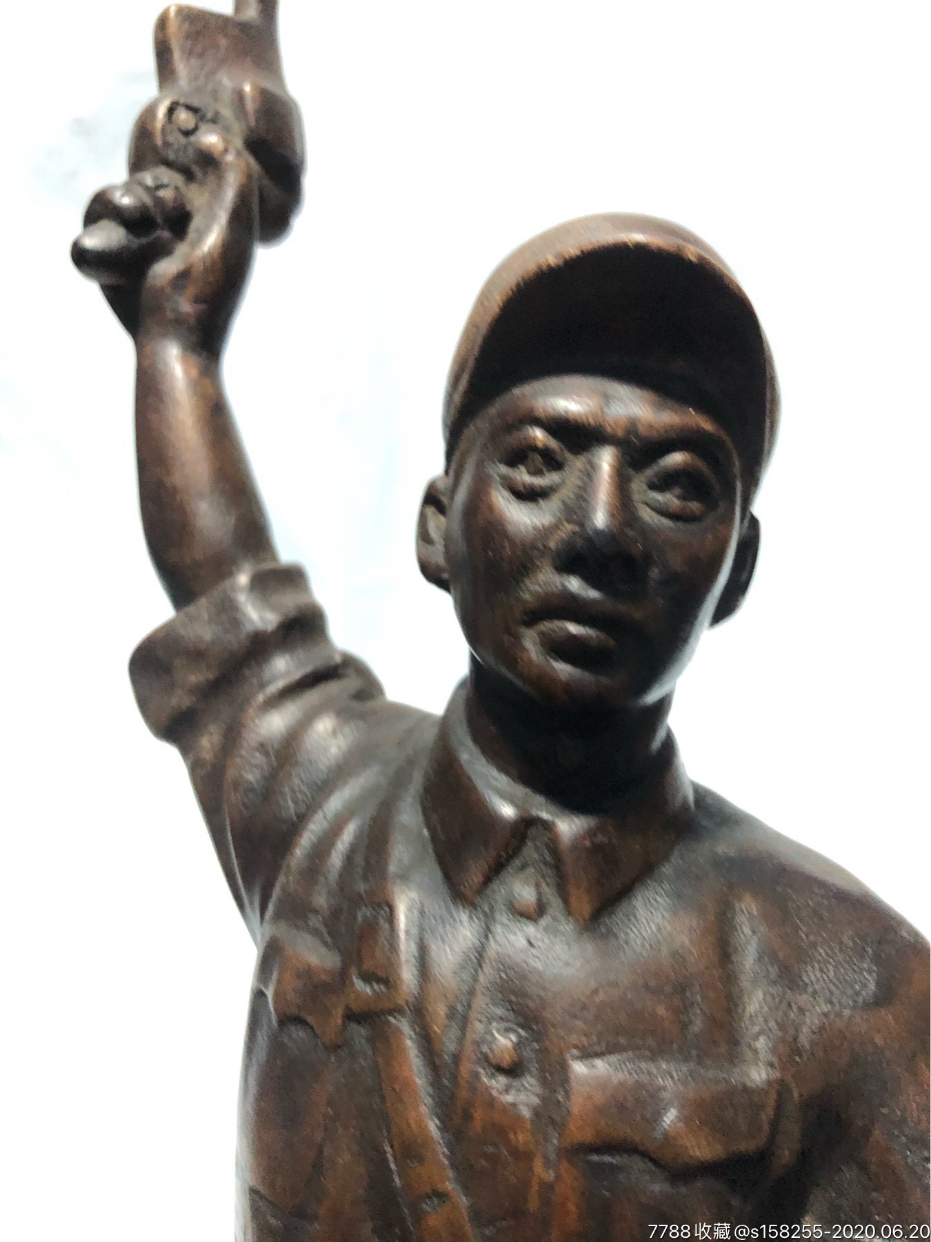 文革革命战士木雕