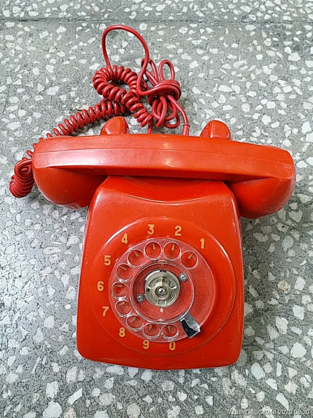 怀旧老式电话[红色]