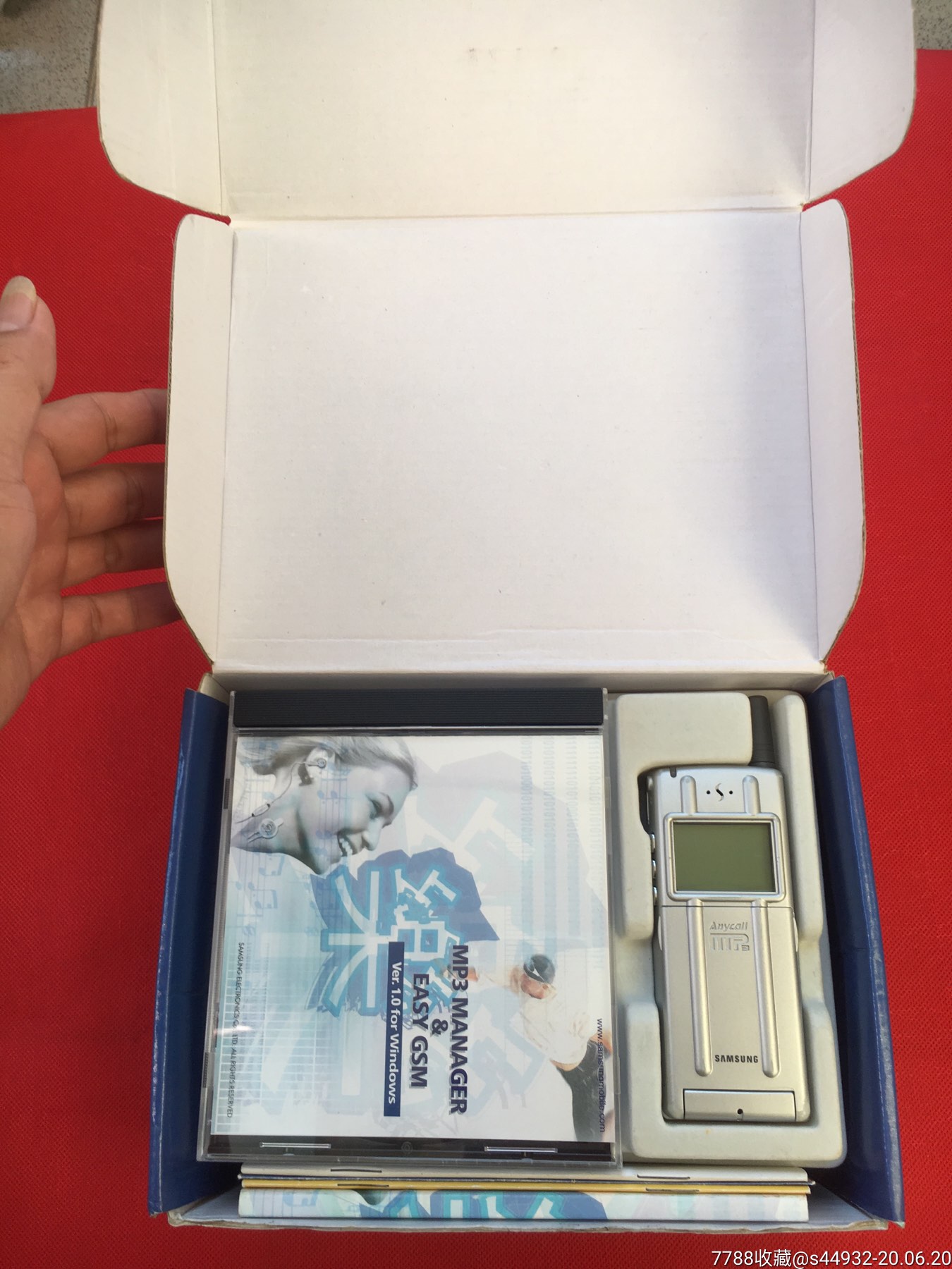 三星m188(世界第一台带mp3手机)