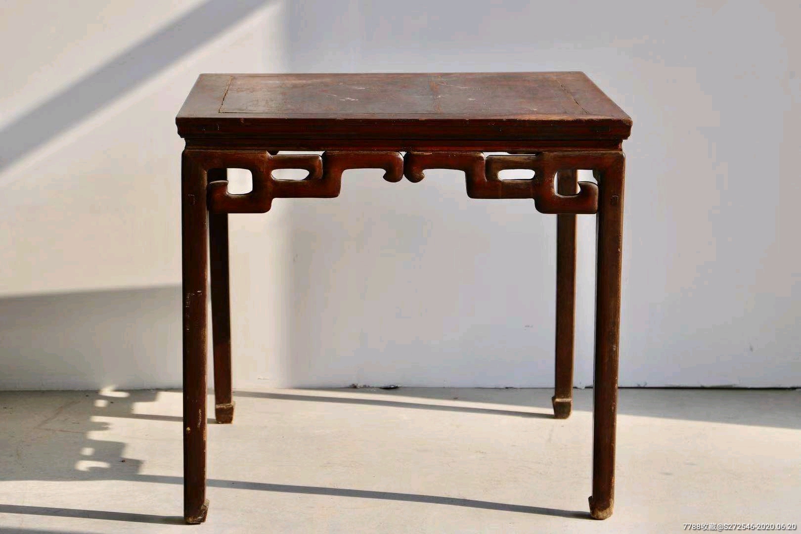 滚动鼠标滚轴,图片即可轻松放大,缩小更多"木椅/凳