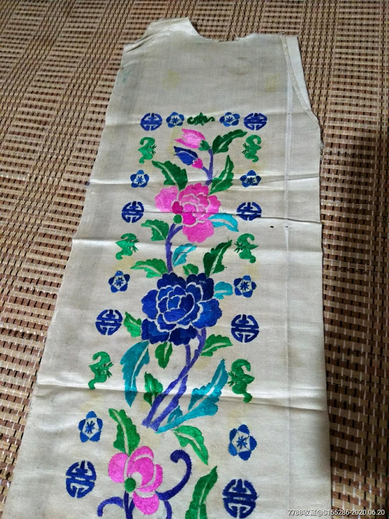 清代缎面绣花卉挽绣一只,品相完整,包老包真,喜欢的联系