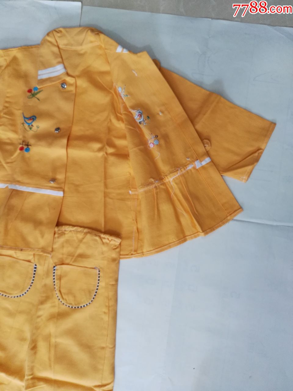 80年代衣服胶衫图片 80年代衣服-第1张图片-潮百科