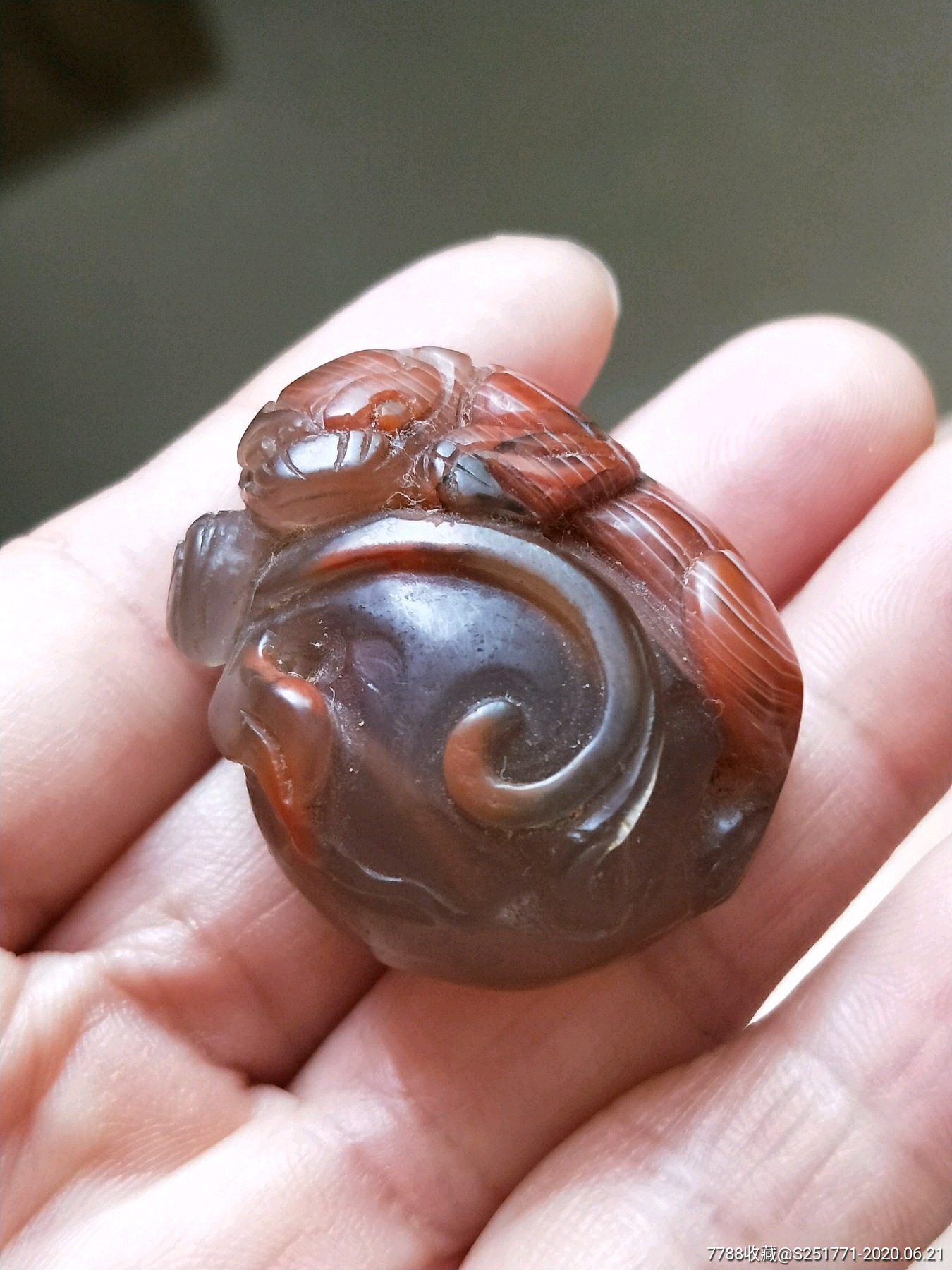 保真南红玛瑙瑞兽手把件