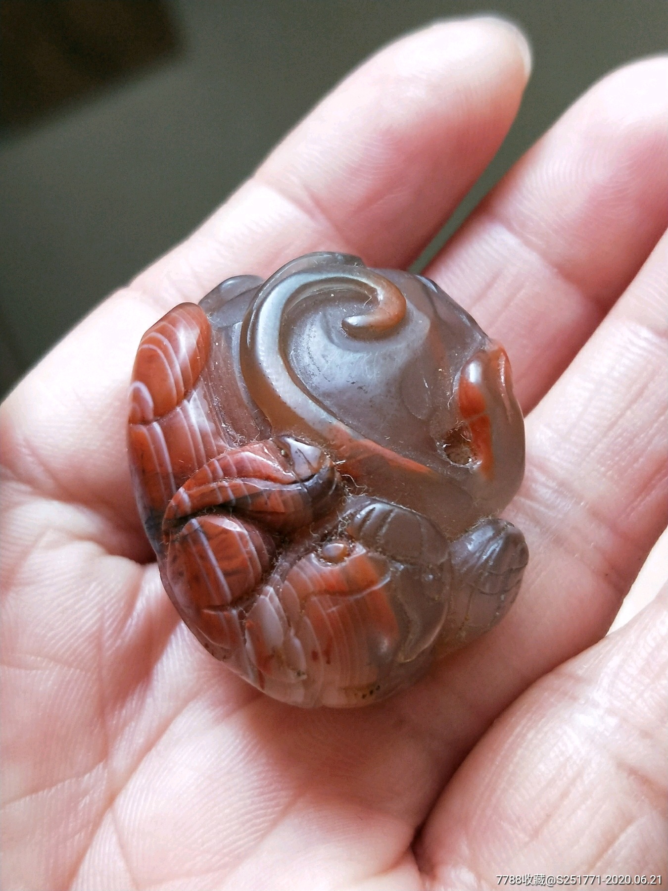 保真南红玛瑙瑞兽手把件