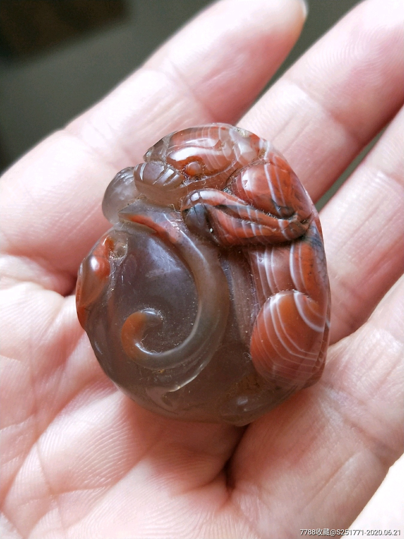 保真南红玛瑙瑞兽手把件