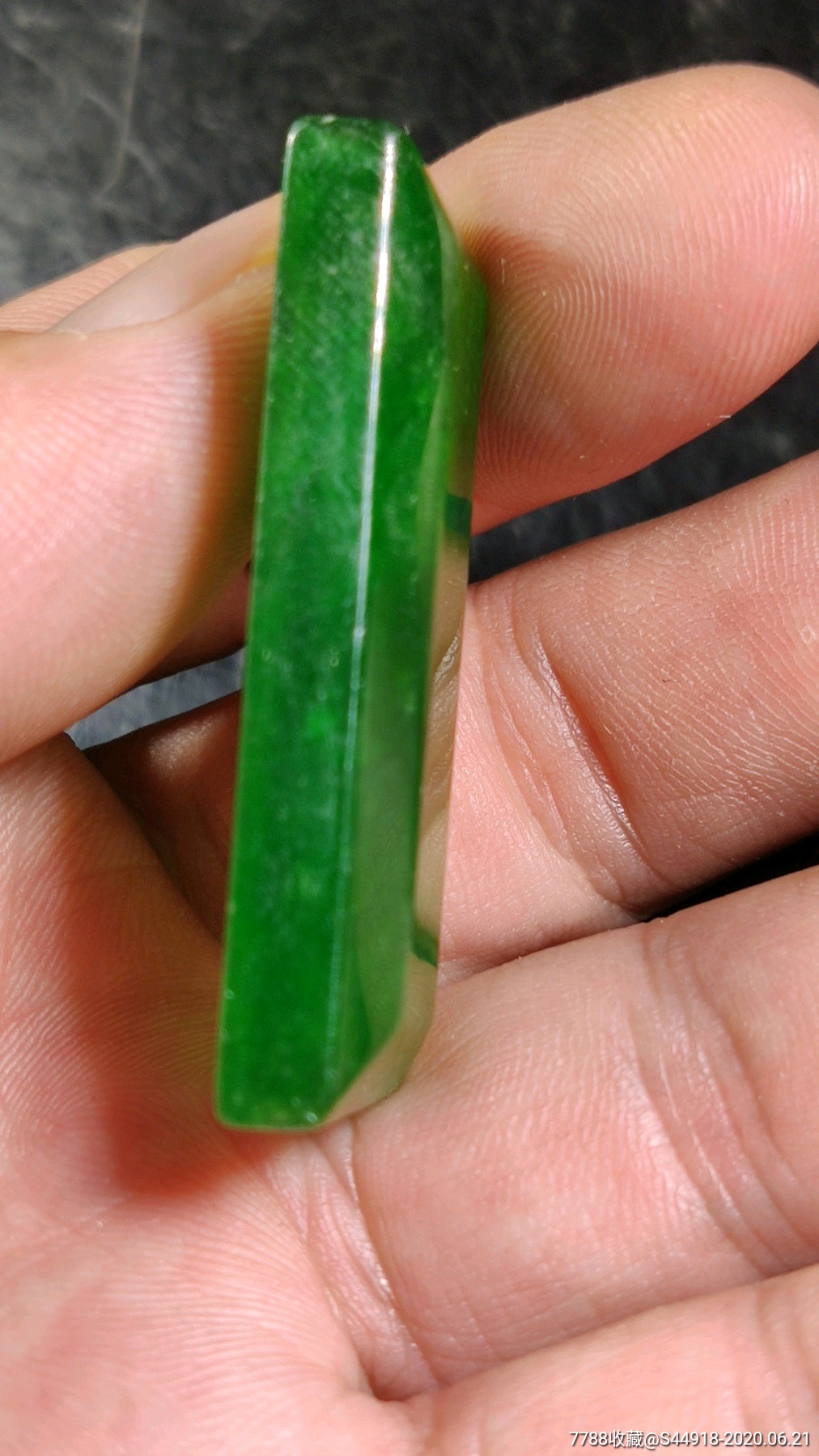 清代翡翠满绿老帽正嵌饰