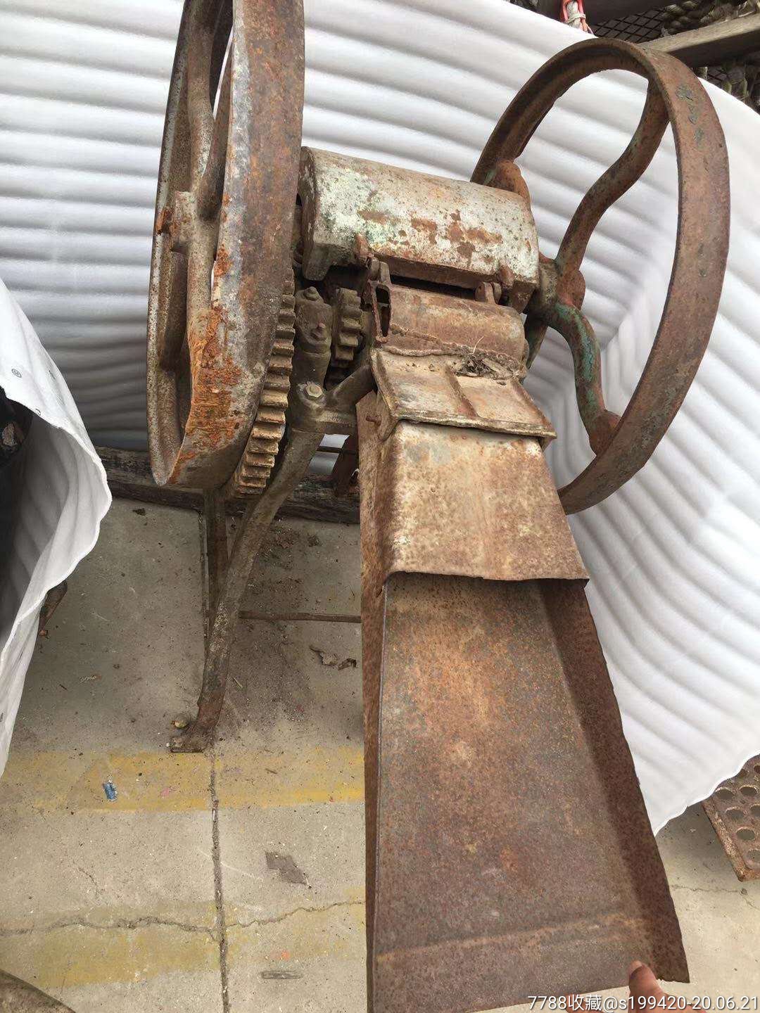 人民公社生产队老铡草机品相一流正常使用