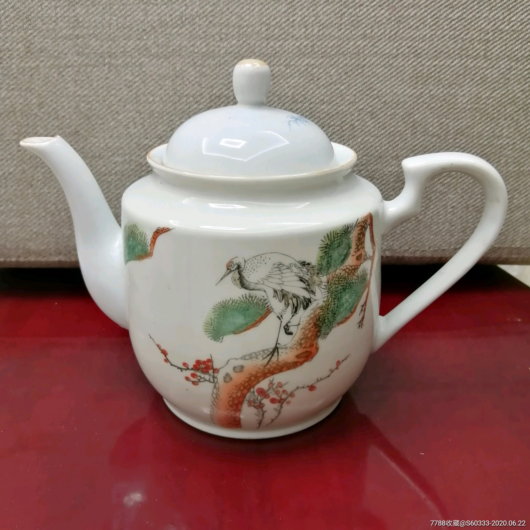 精美的文革"松鹤延年"彩绘茶壶