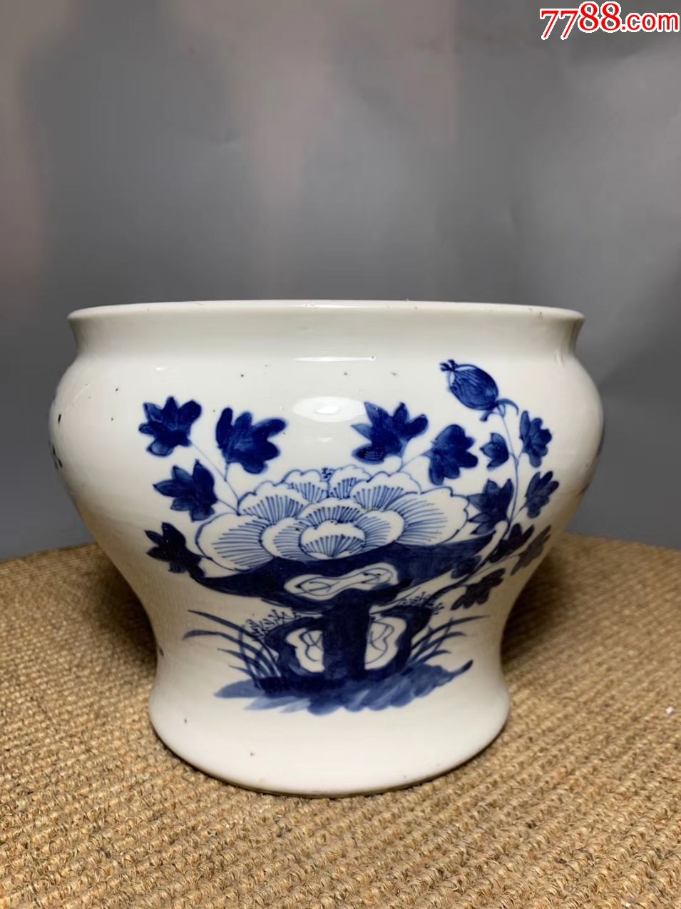 清代光绪青花花卉渣斗