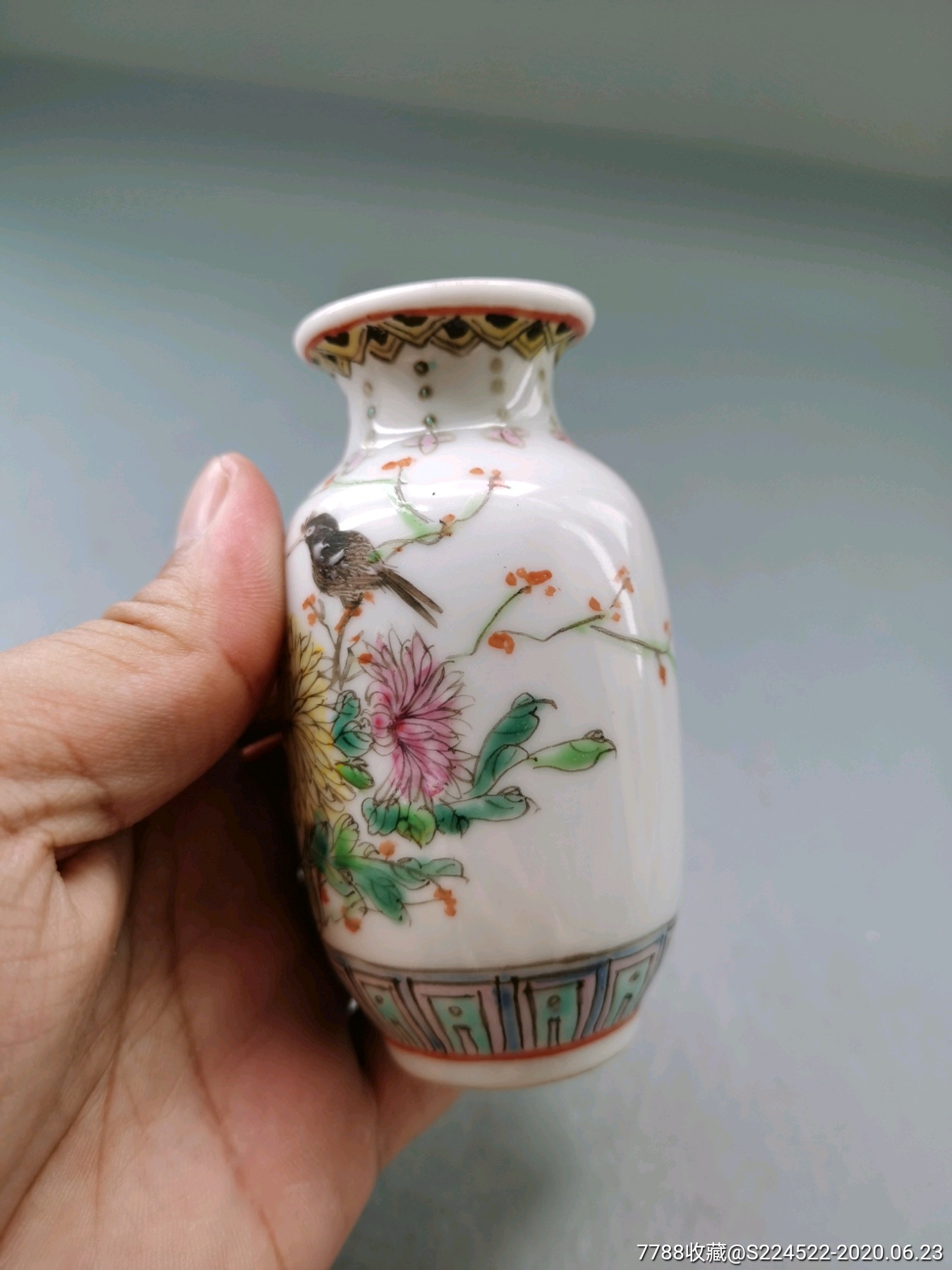 民国粉彩花鸟瓶