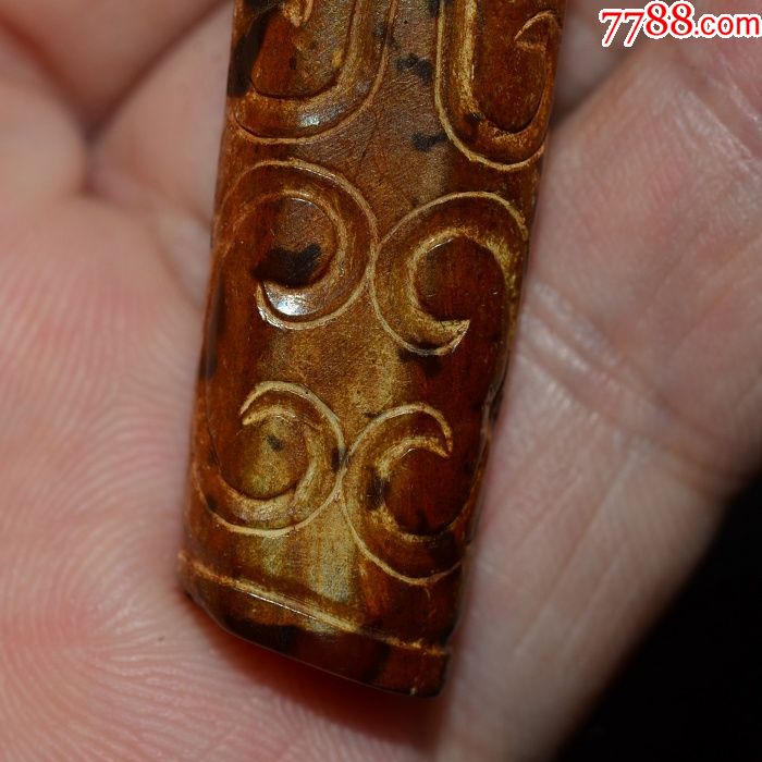 和田玉青玉表面钙化黄沁雷云纹勒子