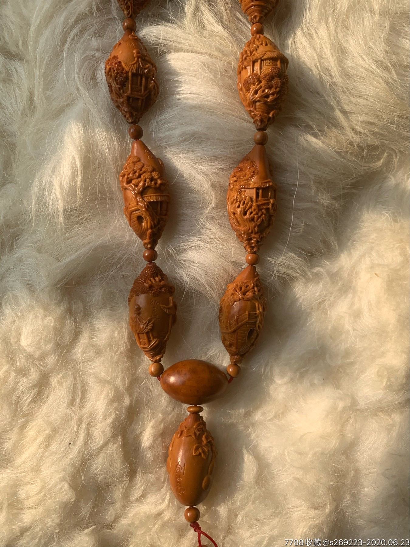 刘小敏苏州橄榄核雕大师《苏州园林》2.1*4.