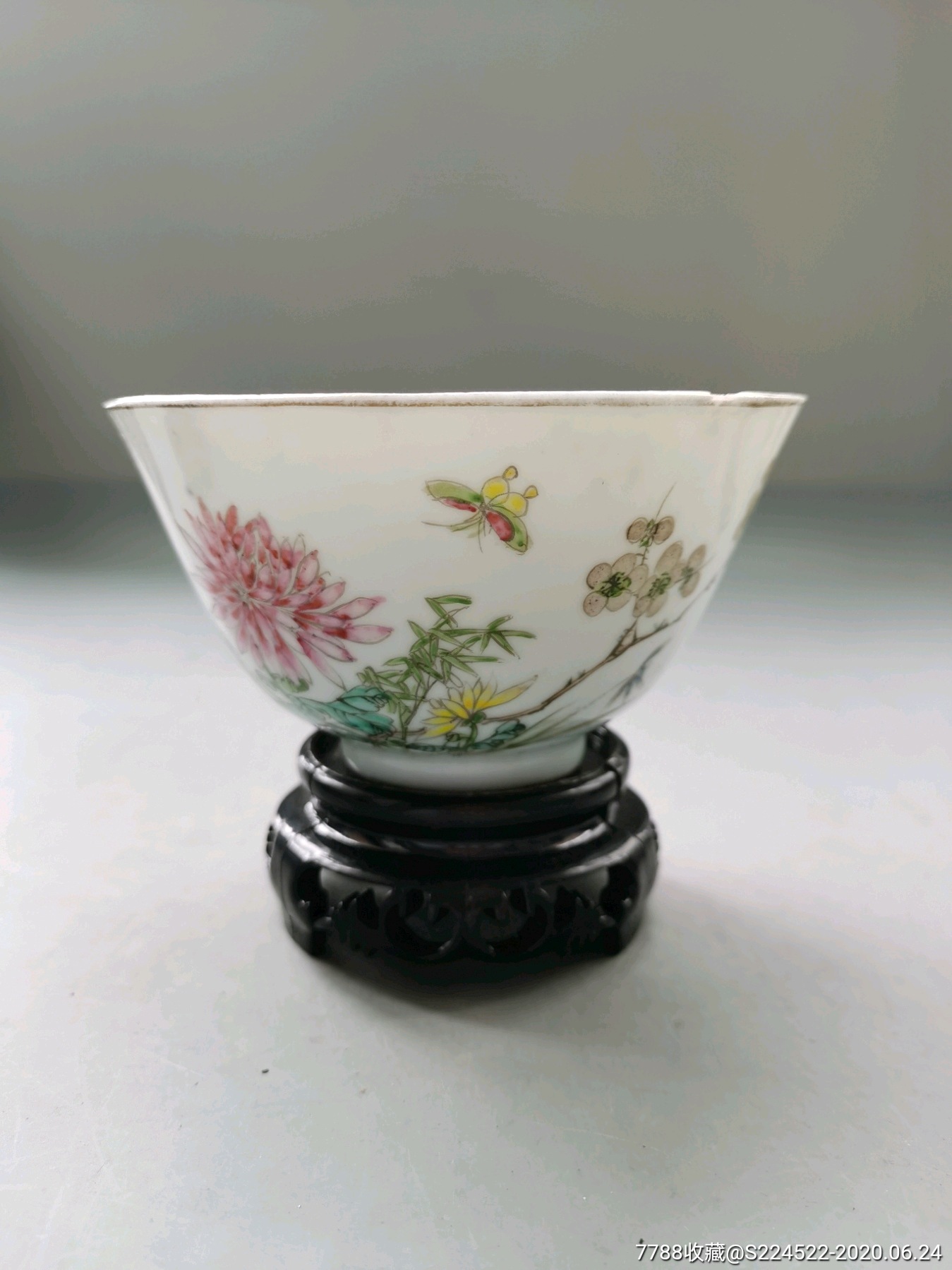 民国粉彩蝶恋花杯