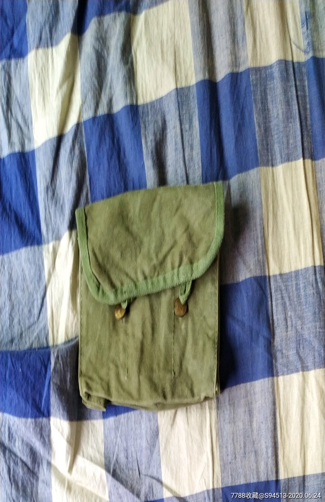 老式腰挂帆布手榴弹袋