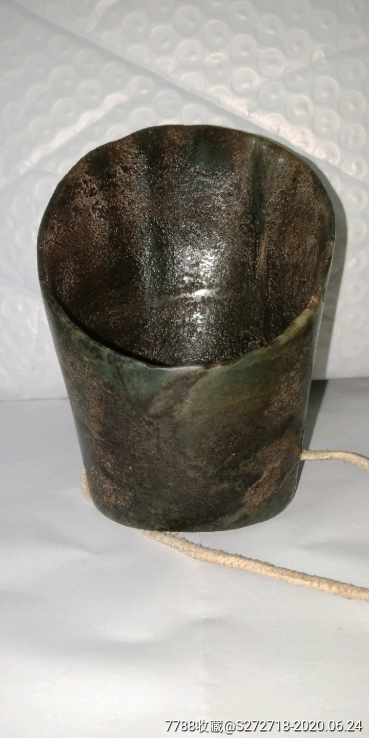 红山文化玉箍型器马蹄形器