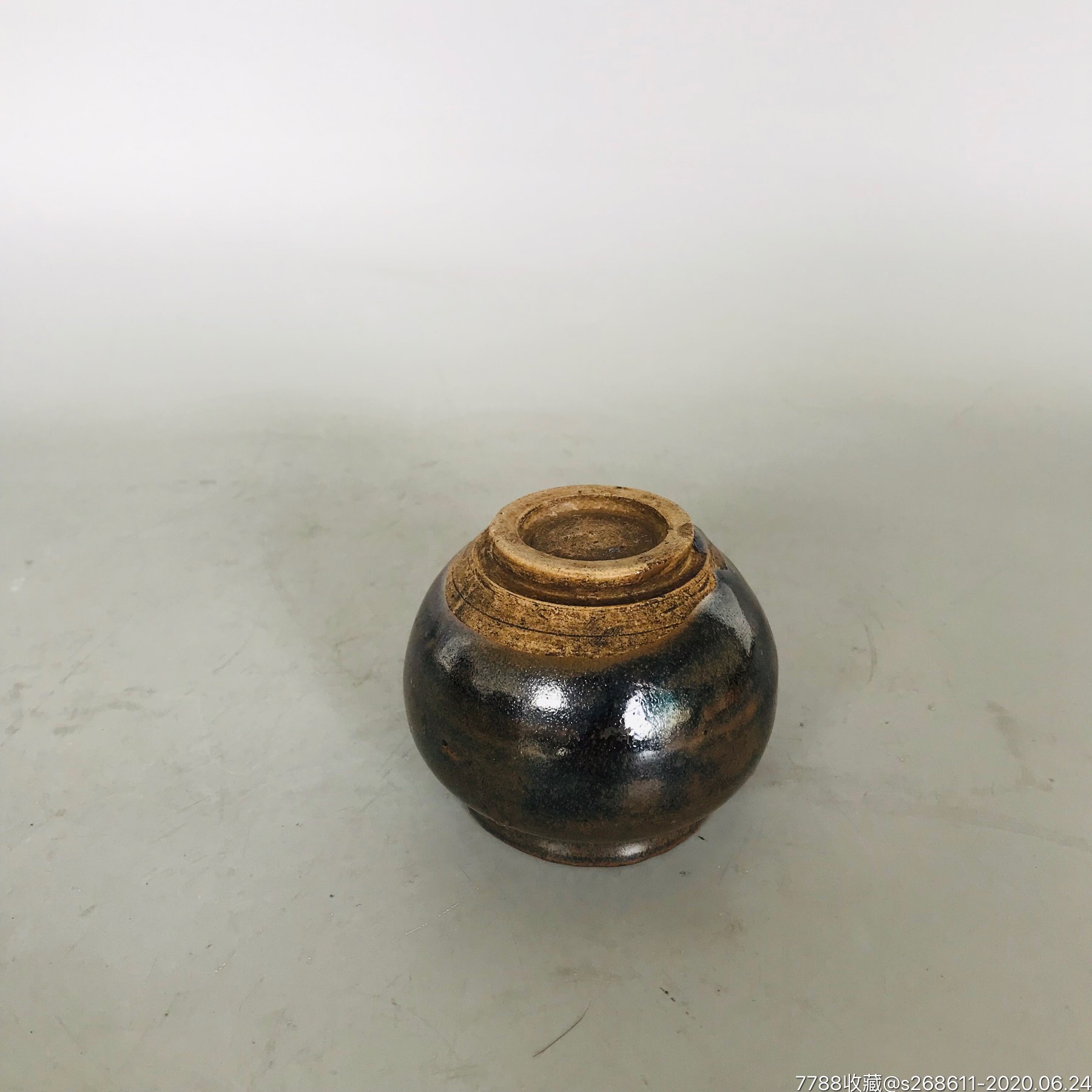 明代黑釉小水盂