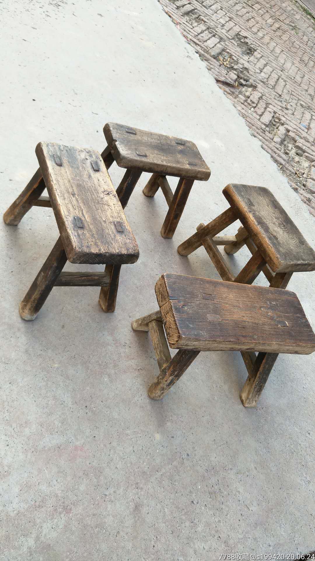 清代小板凳4个一套,榆木,包浆浓郁,结实牢固,农家乐使用,怀旧收藏.