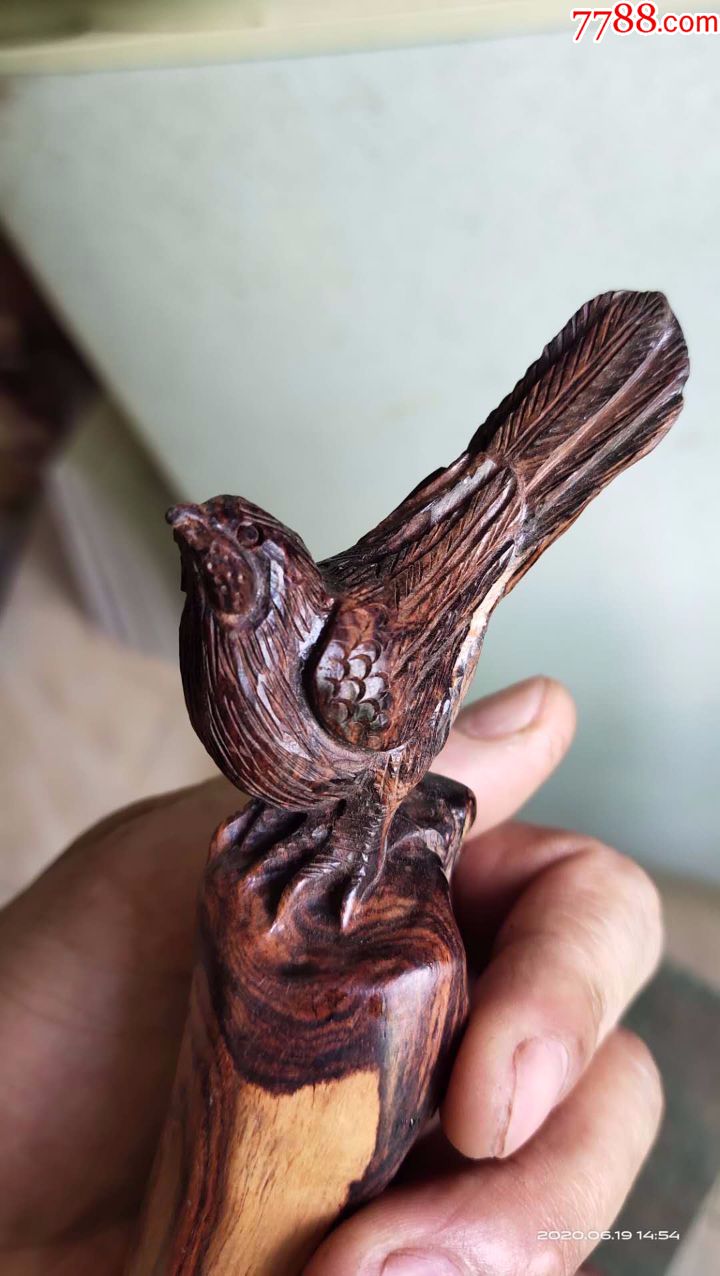越南黄杨木,纯手工雕刻花鸟,这只鸟挺好看的,请点赞