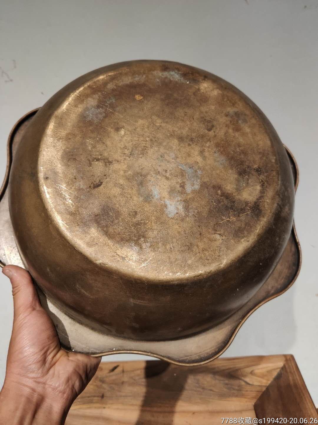 民国时期八角老铜盆.品相一流保存完整可以正常使用.