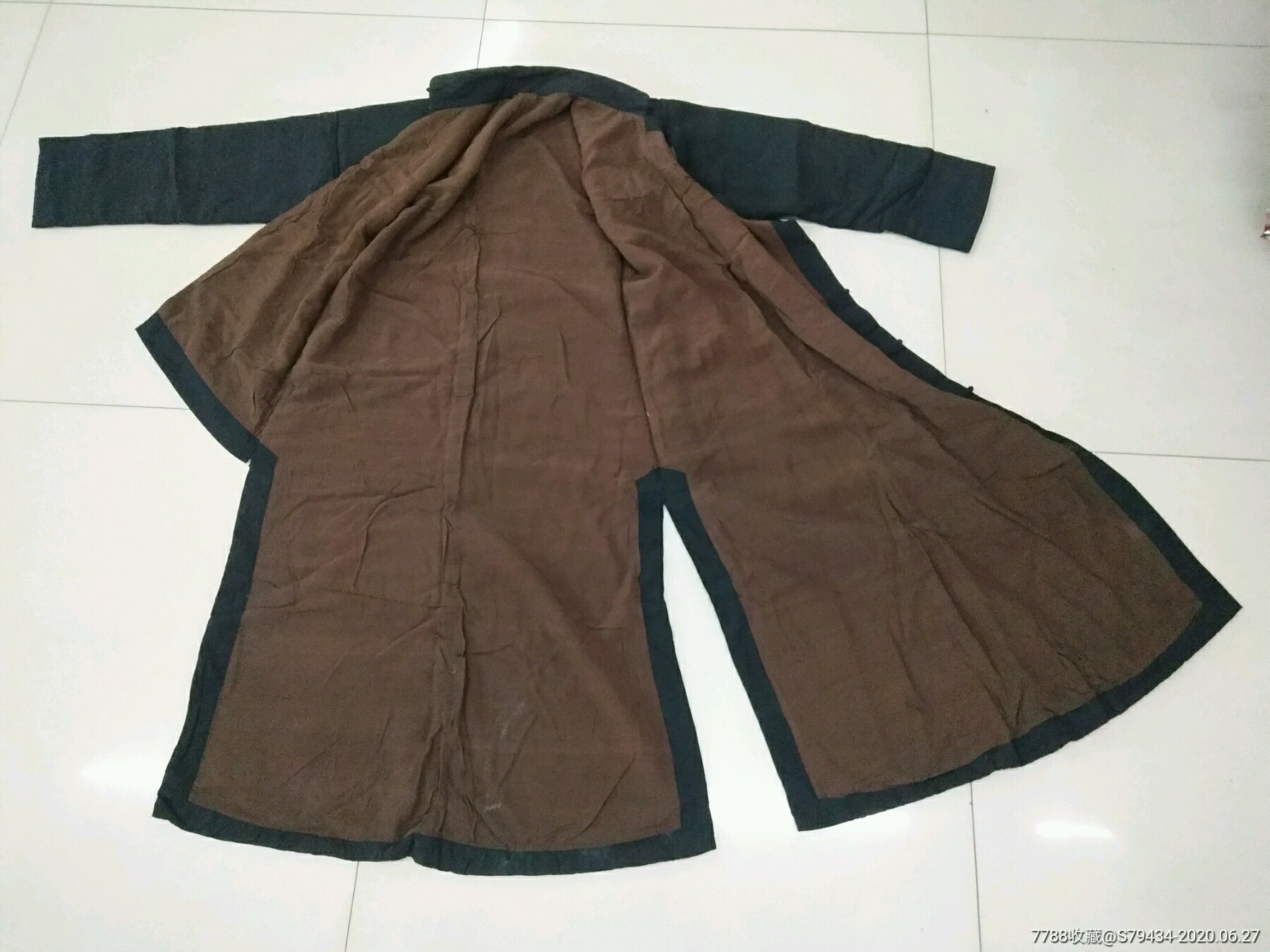 民国东北大襟长袍有时代感