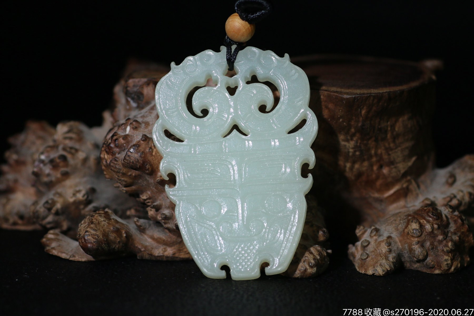 和田玉旧藏回流西周兽面玉牌