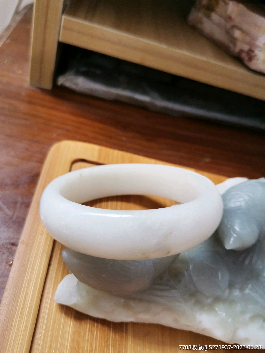 正宗新疆和田玉带一点草花沁手镯圈口57.7mm-和田玉-7788玉器收藏