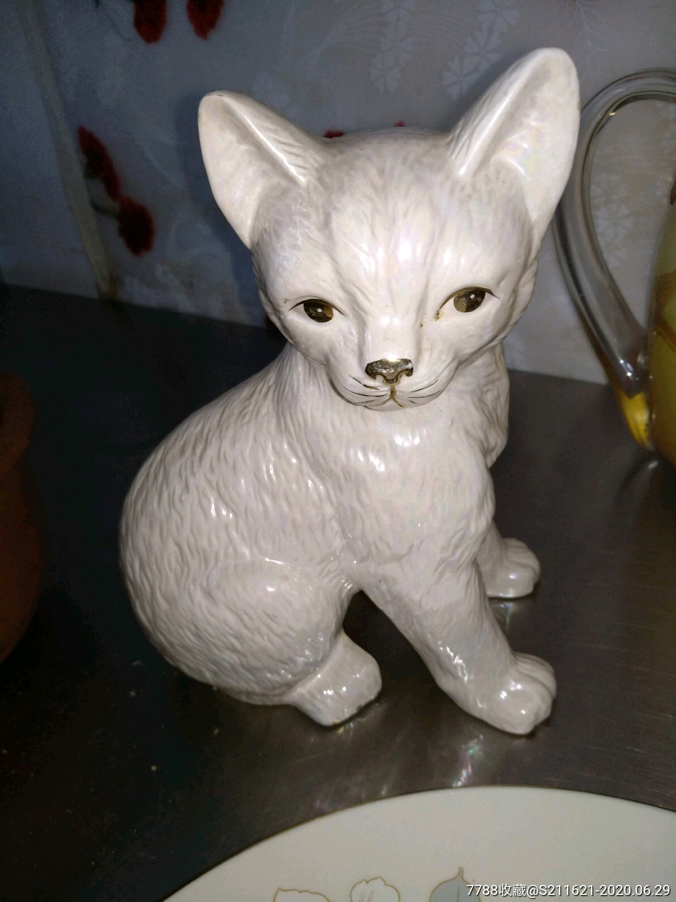 老蛤蜊光釉瓷猫摆件