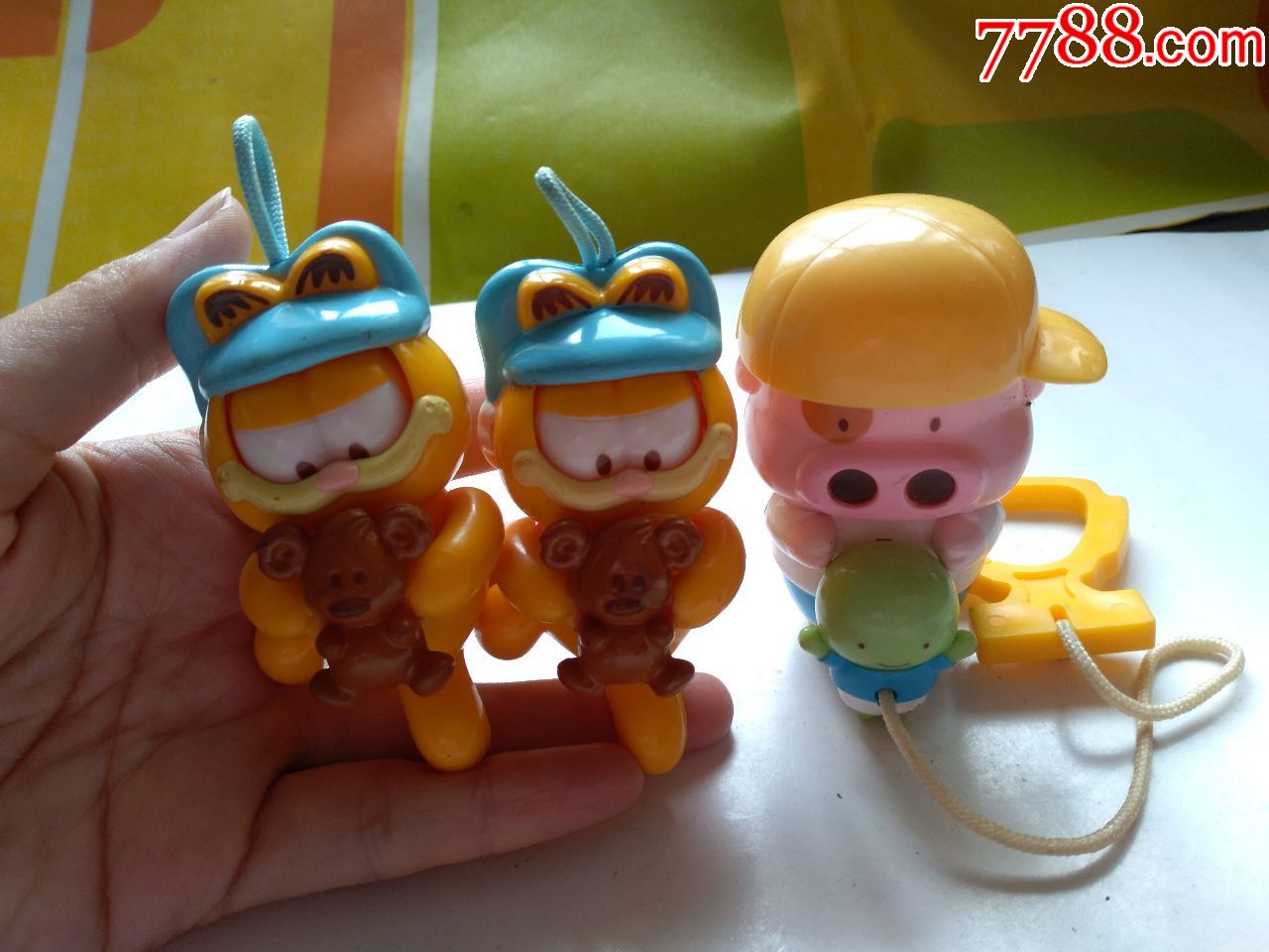 肯德基kfc限量玩具加菲猫抱小熊麦兜抱小孩总计三个合售都是非常少见