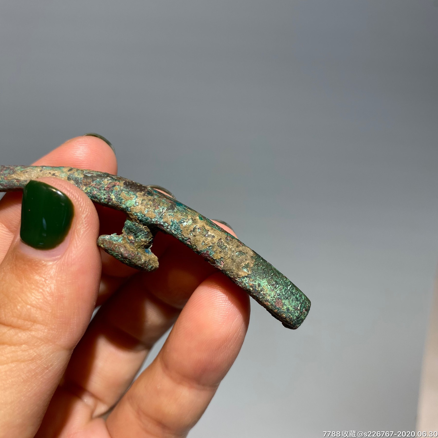 战汉蛇头青铜带钩