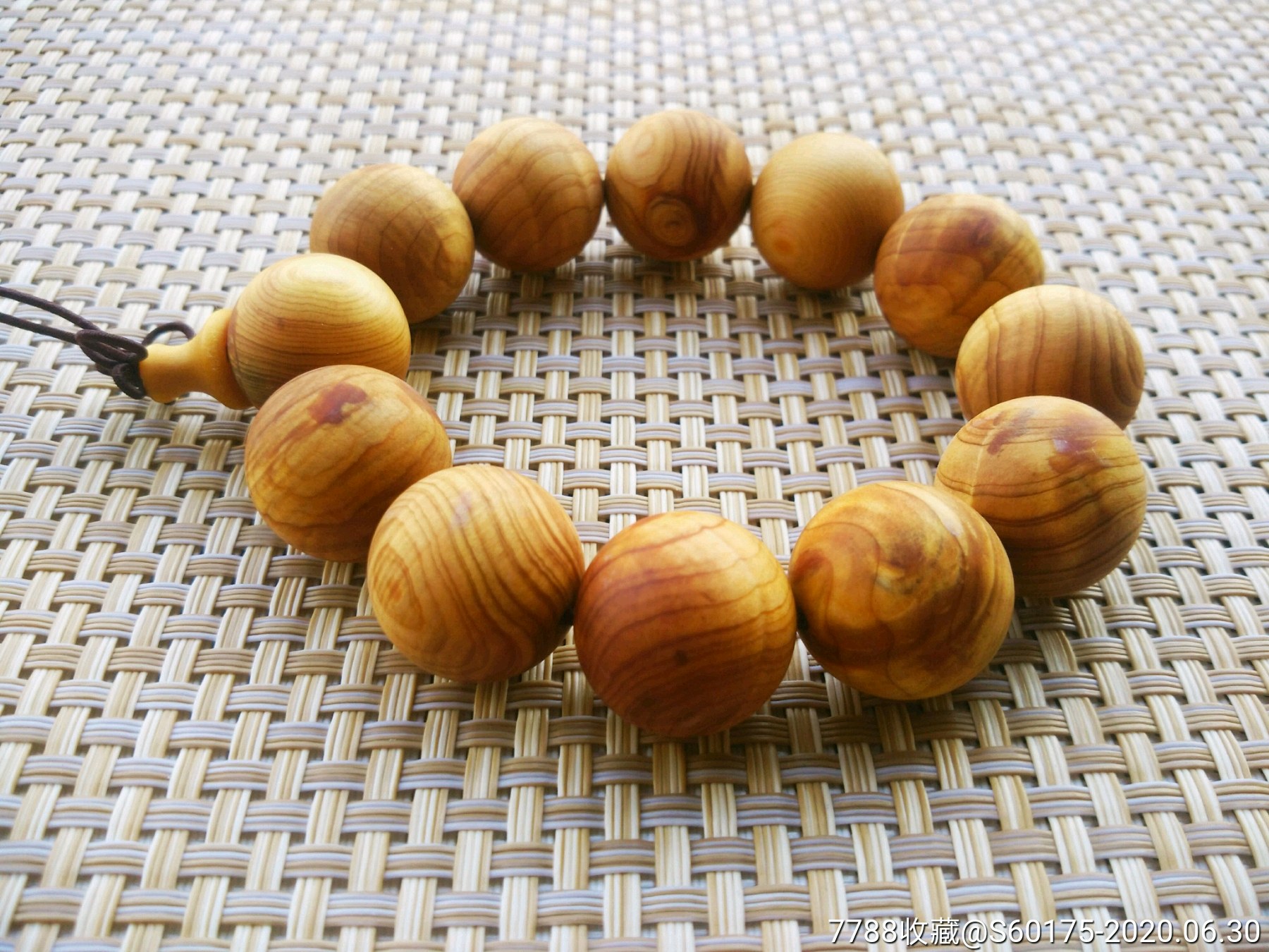 崖柏20mm水波纹闪电纹佛珠木手串