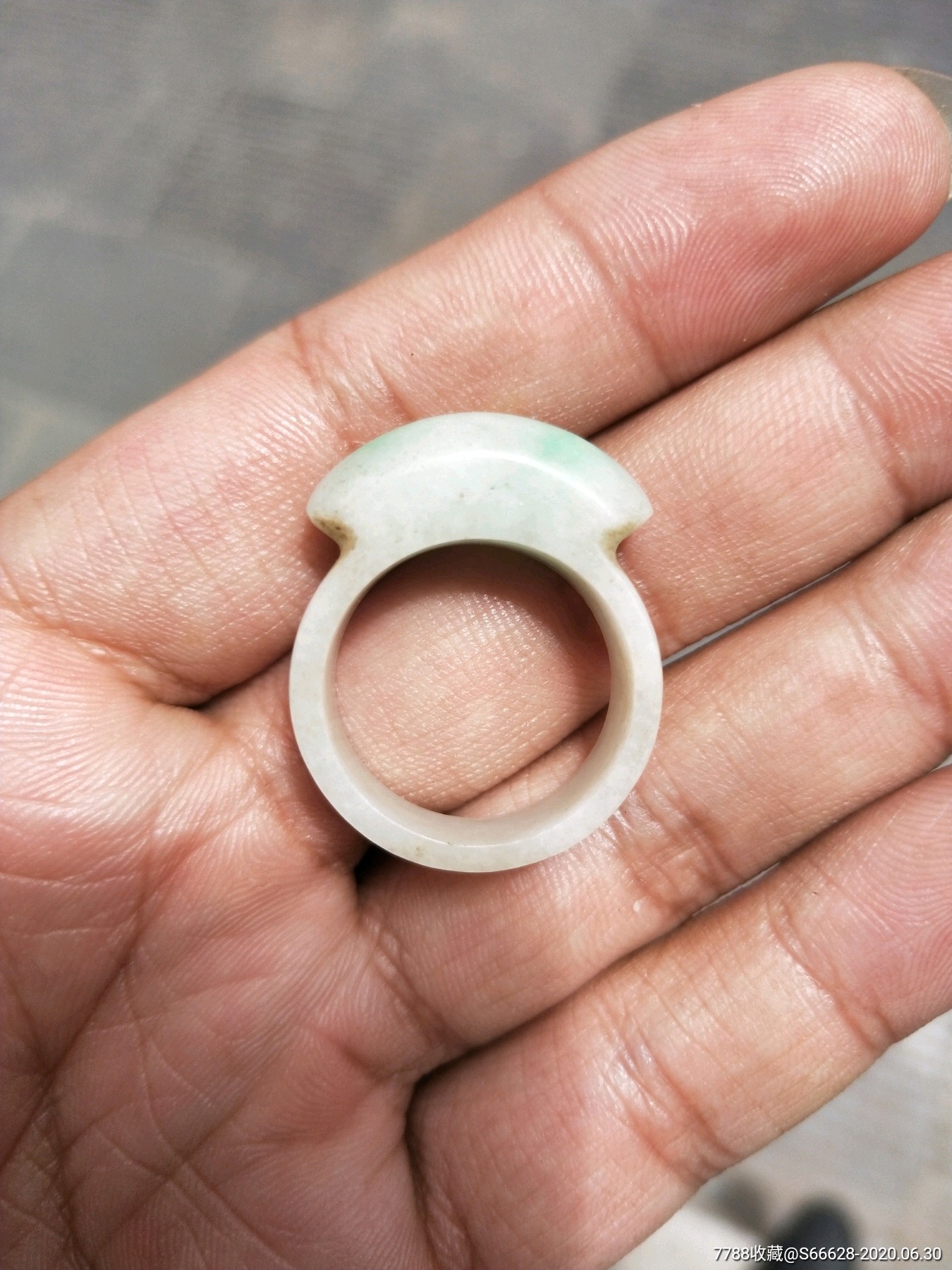 清代翡翠马鞍戒指,完整,白底清!如图包老保真