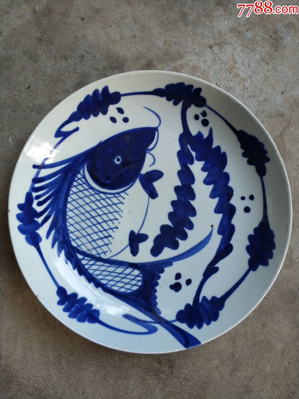 没有冲线的青花鱼盘子,全品如图所示