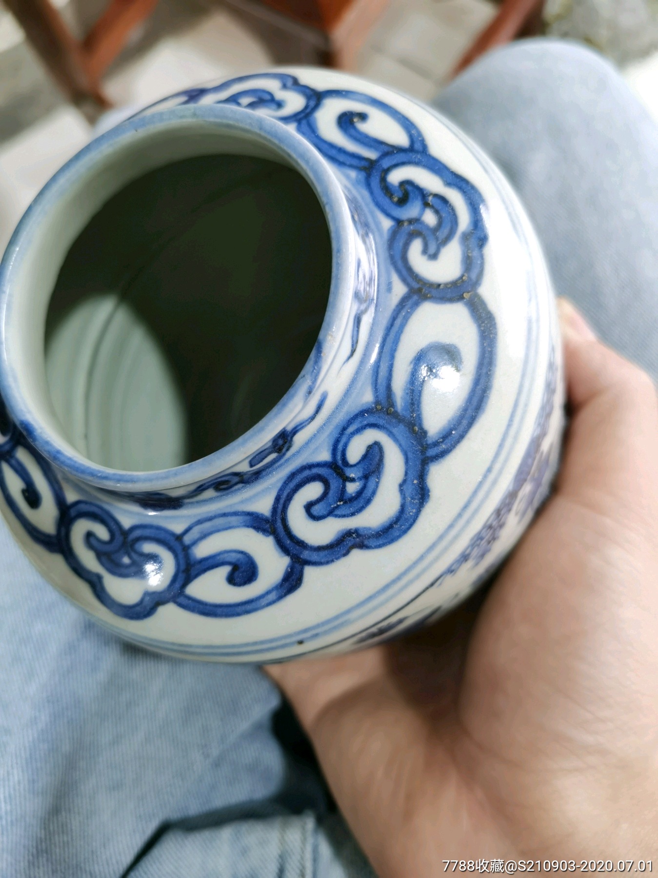 海捞瓷青花动物罐子