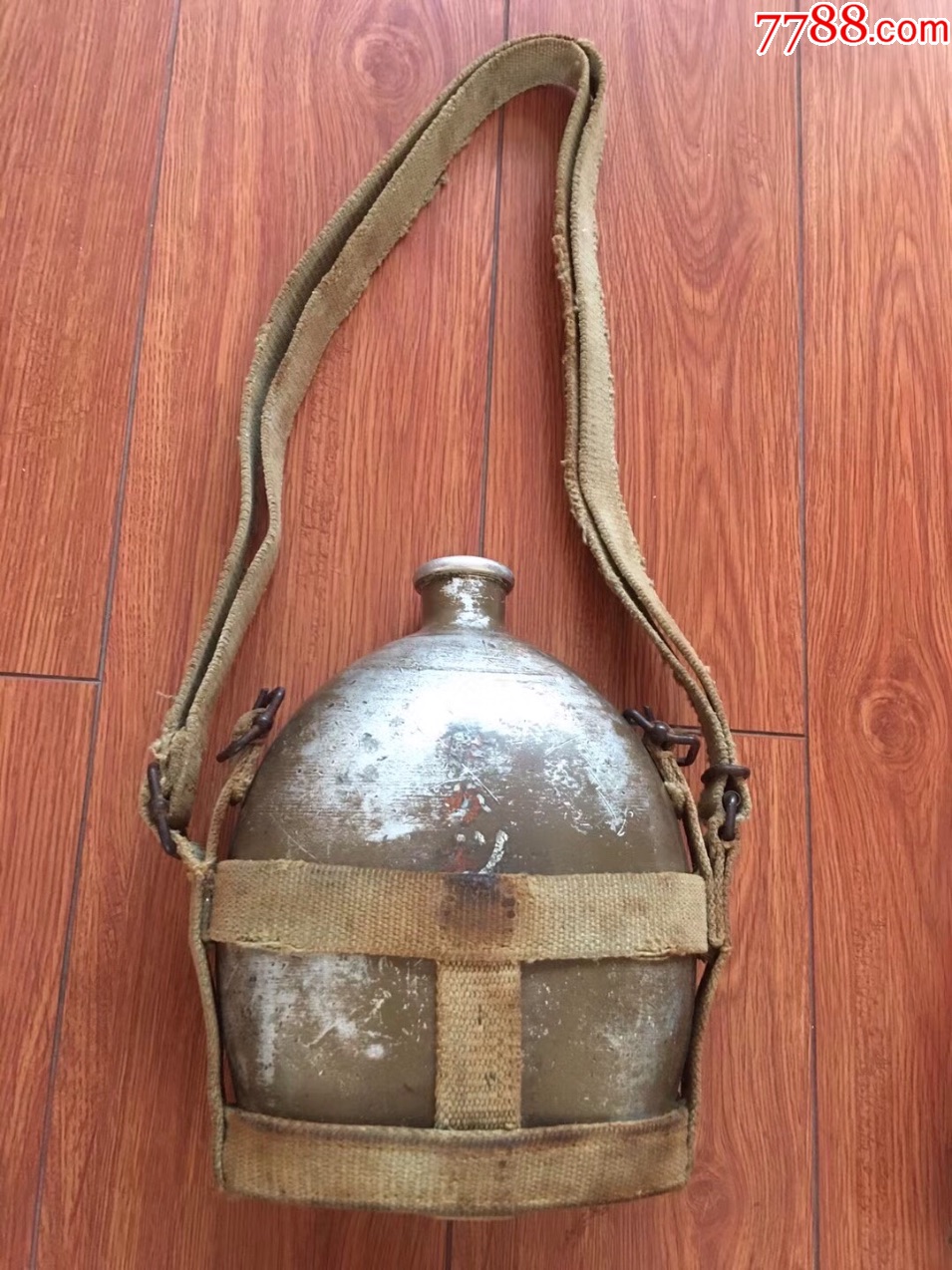二战时期日军遗留行军水壶
