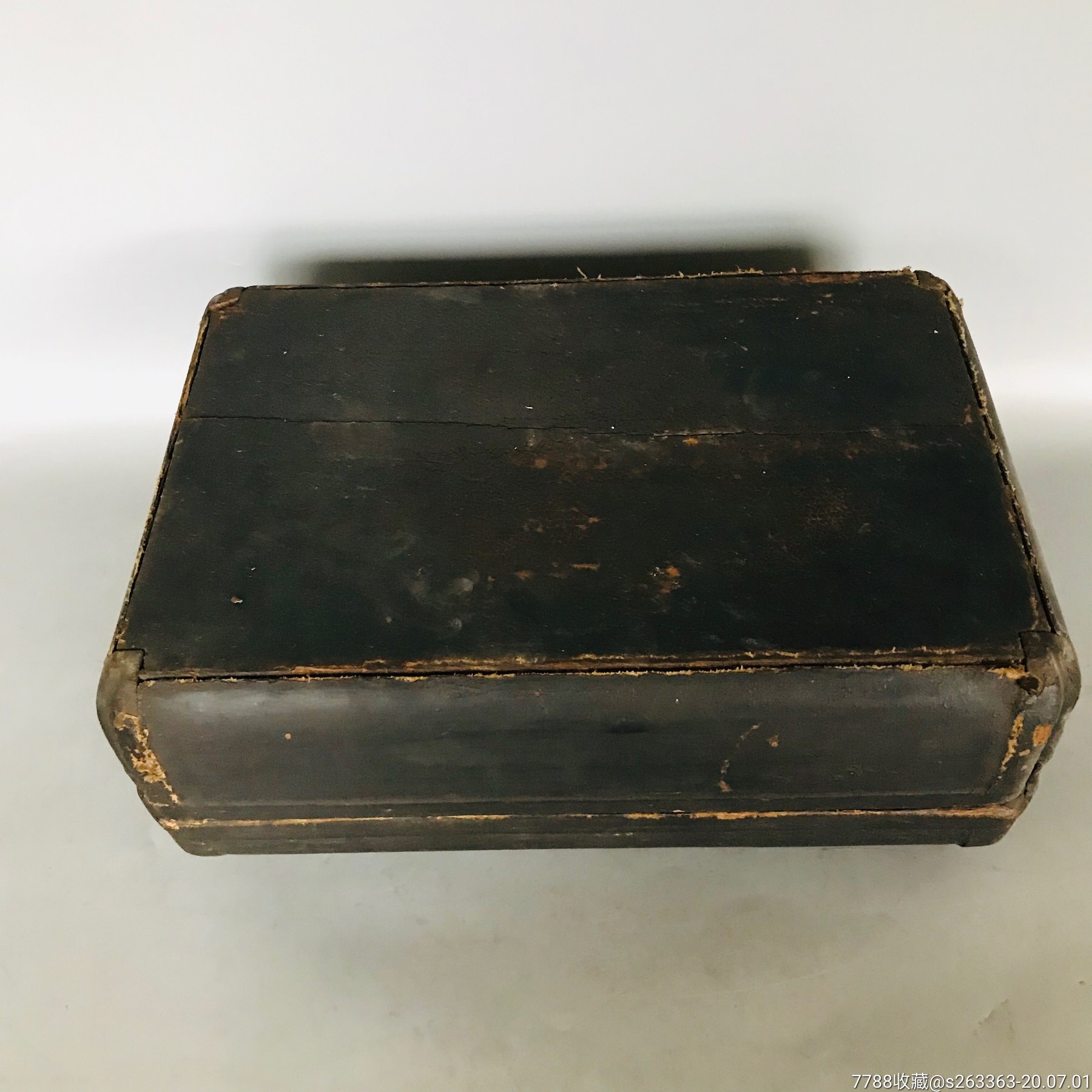 明代里外坯布食盒