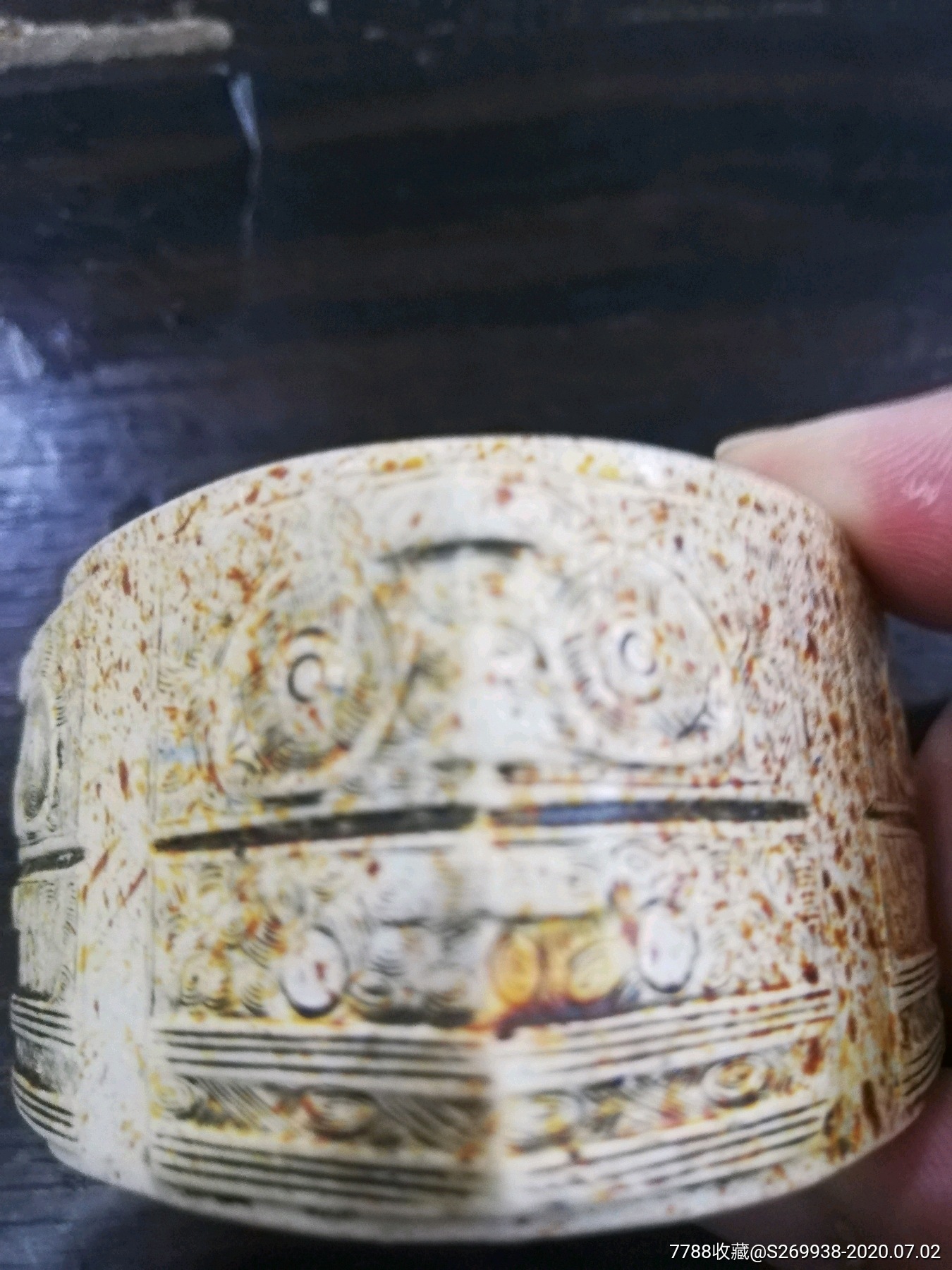 战国时期的玉琮一个