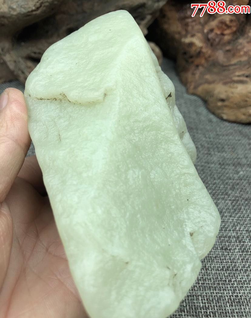 4025和田玉青白玉山流水原石550克