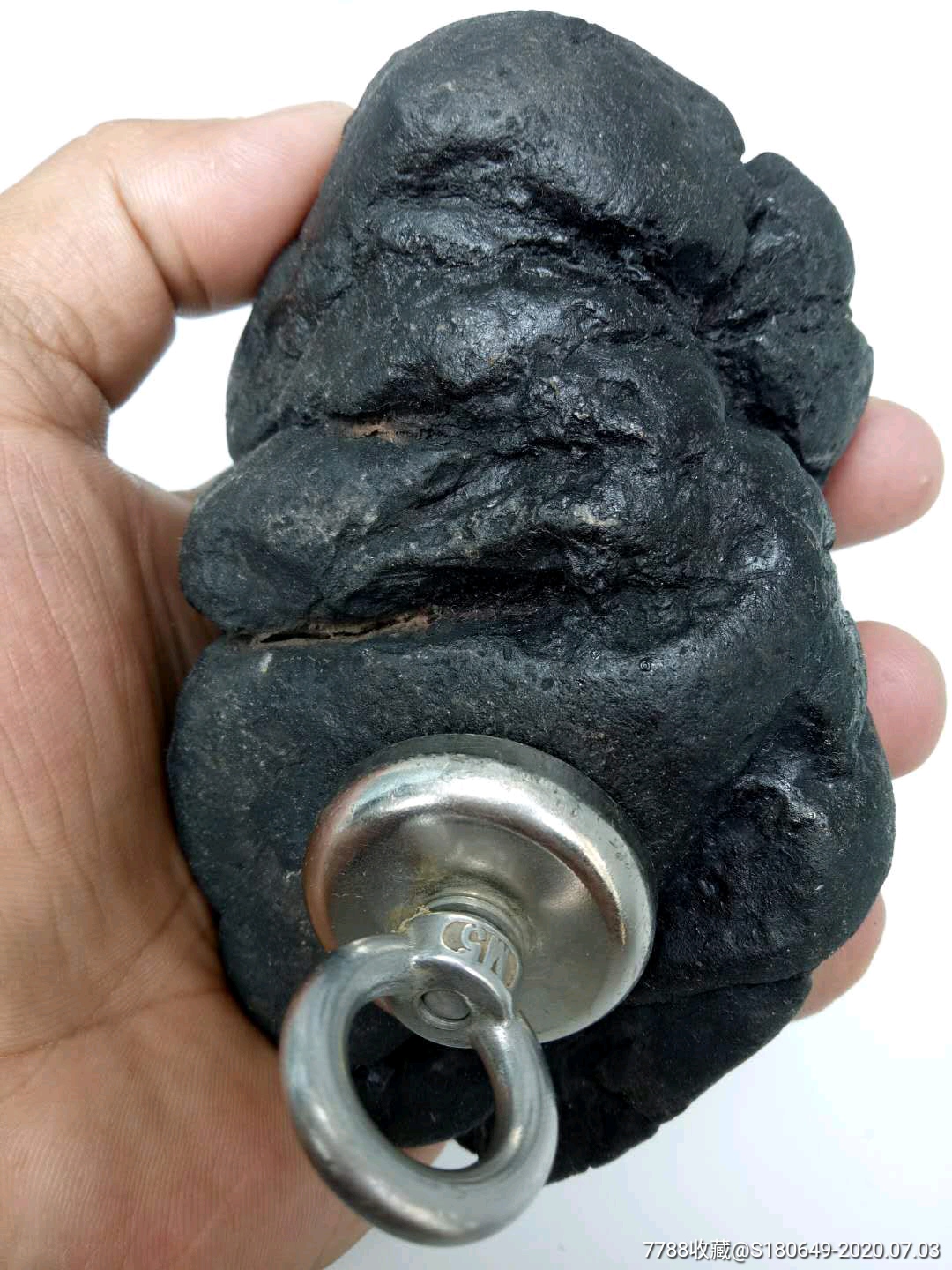 炭质陨石(强磁)