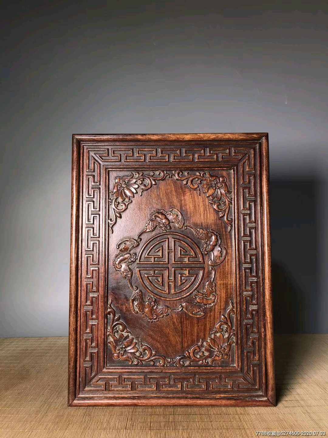 花梨木浮雕图书盒,交友价598包邮,少一分不卖,所以您也不用讲价,喜欢