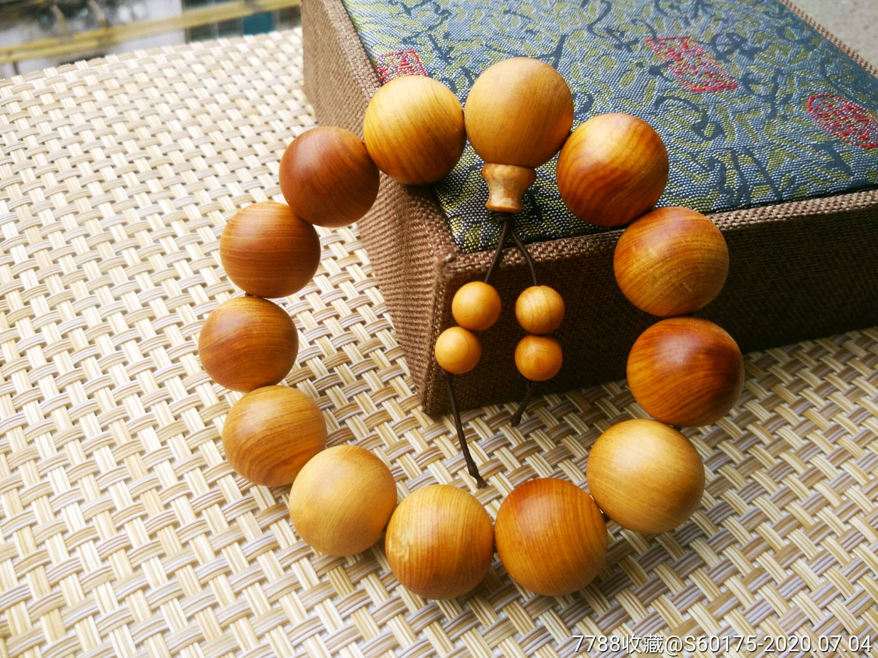 崖柏陈化云纹18mm木手串佛珠