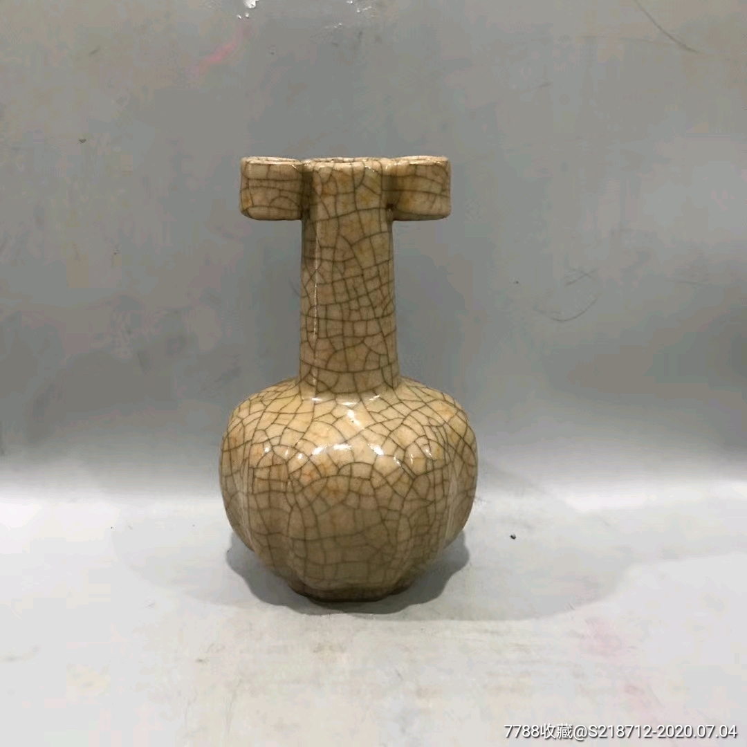 宋哥窑双耳瓶
